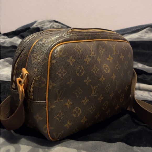 Louis Vuitton Reporter PM messenger bag - Picture 8 of 13
